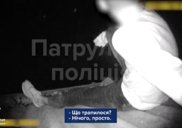 В Ужгороді патрульні відмовили чоловіка від наміру вкоротити собі віку (ВІДЕО)