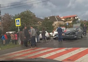 В Мукачеві автівка зіткнулася з підводою (ФОТО, ВІДЕО)