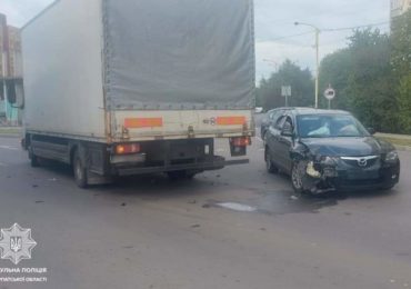 В Ужгороді водій у стані сп’яніння скоїв ДТП на перехресті (ФОТО)