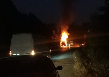 ДТП на Закарпатті: спалахнув причіп вантажівки (ВІДЕО)