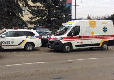 В Ужгороді перевіряють інформацію про замінування адміністративного суду