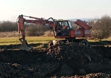 На Закарпатті поліціянти припинили незаконний видобуток ґрунту