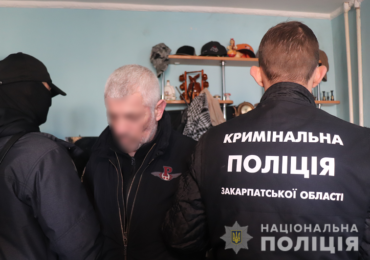 Підбирав ключі та грабував квартири: в Ужгороді затримали крадія (ФОТО, ВІДЕО)