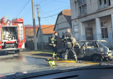 На Мукачівщині під час руху спалахнув автомобіль (ФОТО)