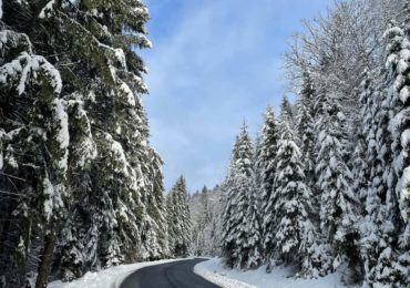 На закарпатських перевалах розчистили дороги від снігу