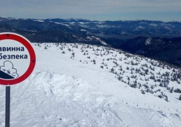 Рятувальники попереджають про сніголавинну небезпеку в горах