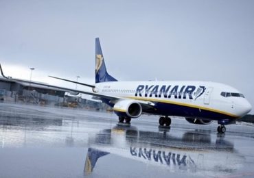 Ryanair у січні призупиняє низку рейсів з України