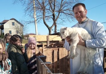 В Ужгороді облаштували живий вертеп з тваринами (ВІДЕО)