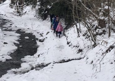 Зруйновані дороги: 100 закарпатців не можуть дістатися своє оселі (ВІДЕО)