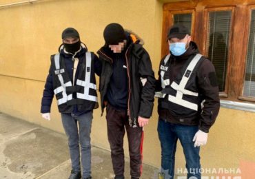 На Ужгородщині "на гарячому" затримали наркоторговця (ФОТО)