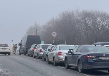 На КПП "Ужгород — Вишнє Нємецьке" збільшився пасажиропотік: що кажуть люди