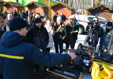 Рятувальники навчали ужгородців правилам поведінки в надзвичайних ситуаціях