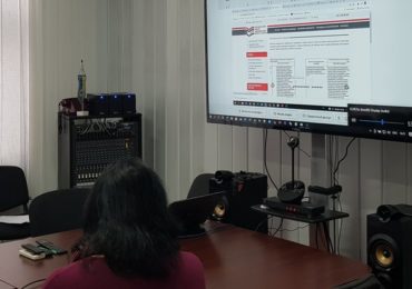 На Закарпатті викладачі університету безкоштовно готують випускників до ЗНО