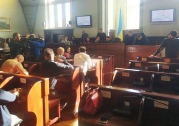 Тітушки Балоги проти громади: Справжня причина вчорашніх подій у Мукачеві