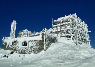 На високогір'ї Карпат температура повітря -8°С