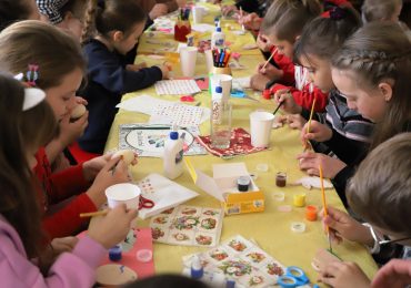 В ужгородській бібліотеці "Казка" відбувся великодній майстер-клас (ФОТО)