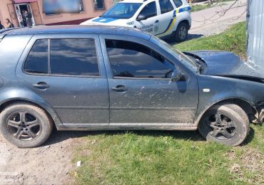 На Мукачівщині водій "під кайфом" в огорожу житлового будинку (ФОТО)