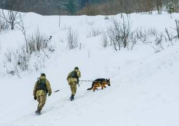 Рятувальна операція на Закарпатті: група людей потрапили в сніговий полон