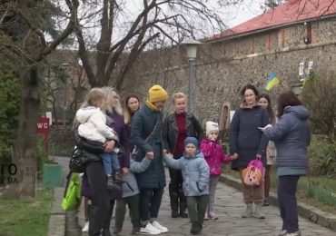 В Ужгороді провели екскурсію для дітей-переселенців та їхніх батьків (ВІДЕО)