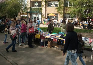 В Ужгороді проводять благодійний ярмарок та майстеркласи на підтримку ЗСУ (ФОТО, ВІДЕО)