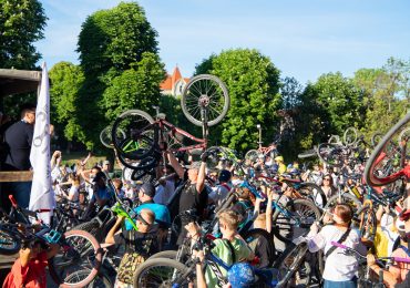 В Ужгороді відбувся велозаїзд у вишиванках "Big City Ride"