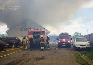 У Минаї на Ужгородщині горіла СТО (ФОТО)