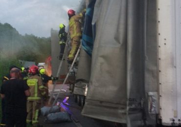 На об'їзній Ужгорода загорівся причеп вантажівки з вугіллям