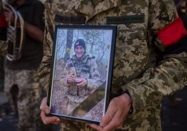 На Закарпатті попрощалися із загиблим на війні Героєм Юрієм Кручаницею