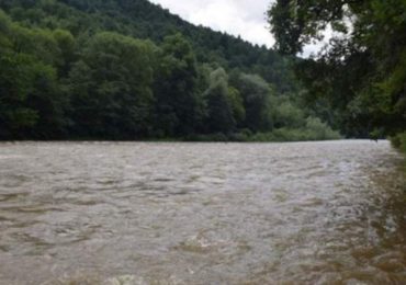 На березі р.Тиса поблизу Хуста виявили тіло чоловіка, якого шукали з 25 квітня