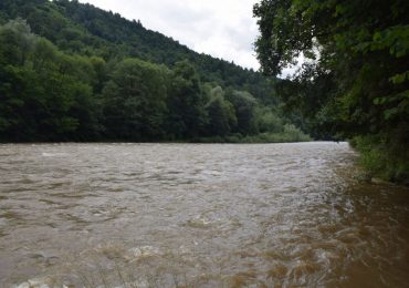 На Закарпатті водолази розшукували двох людей, які ймовірно потонули у р.Тиса