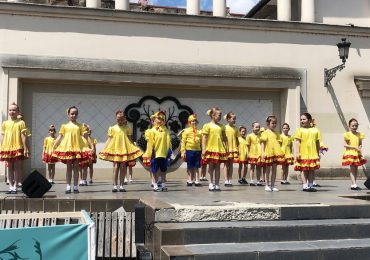 В Ужгороді відбувся концерт танцювальних колективів на підтримку 128-ї бригади (ВІДЕО)