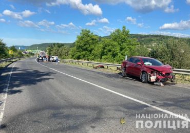 Внаслідок ДТП на Мукачівщині загинув водій та травмувалося троє пасажирів (ФОТО)