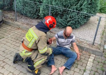 В Ужгороді вогнеборці врятували чоловіка, який надихався чадним димом