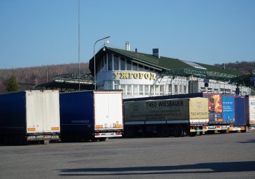 На КПП «Ужгород – Вишнє Нємецьке» два дні буде обмежено рух вантажівок через ремонтні роботи