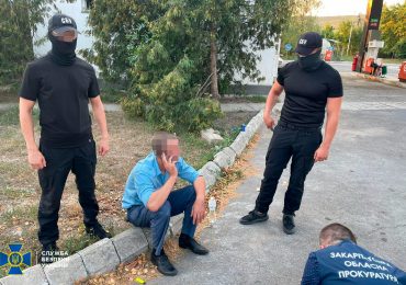 На Закарпатській митниці викрито посадовця на створенні корупційної схеми ввезення автомобілів з іноземною реєстрацією