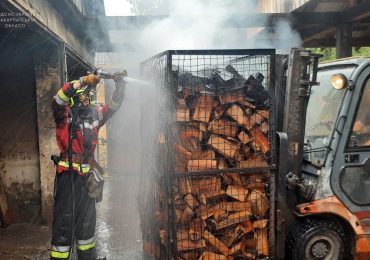 На Ужгородщині трапилася пожежа на деревообробному підприємстві