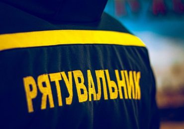 На Закарпатті під час чищення колодязя двоє людей втратили свідомість: потерпілих витягнули рятувальники