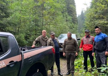 На Хустщині гірські рятувальники допомогли заблукалим грибникам