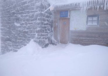 Справжня зима: на високогір'ї Карпат температура повітря -3°С