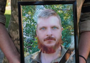 У Мукачеві попрощалися із загиблим на війні Героєм - Олександром Варгою