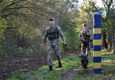 На Закарпатті прикордонники зупинили дві групи правопорушників