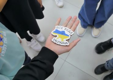 Діти з Ужгорода надіслали військовим малюнки-обереги та записали відеопривітання