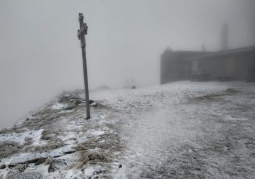 На високогір'ї Карпат температура повітря  -1°C