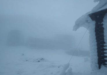 На високогір'ї Карпат температура повітря -2°C