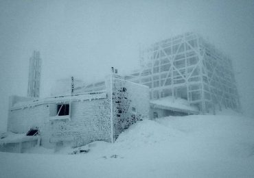 На високогір'ї Карпат температура повітря -8°C