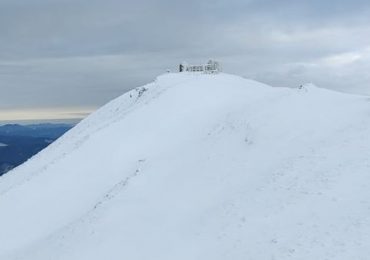 На високогір'ї Карпат температура повітря -5°C