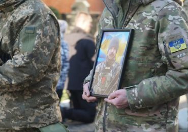 У Мукачеві попрощалися із полеглим на війні Героєм Павлом Чорі