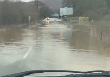 На Ужгородщині через сильну зливу підтопило дорогу