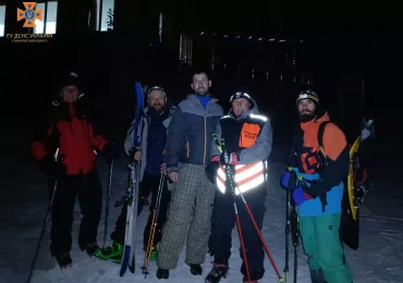 Рахівські рятувальники допомогли двом лижникам, що заблукали в тумані