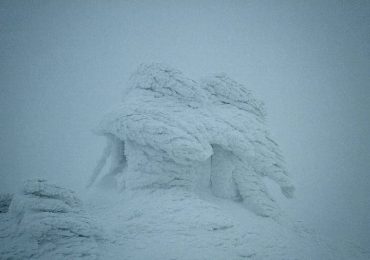 На високогір'ї Карпат температура повітря -12°C